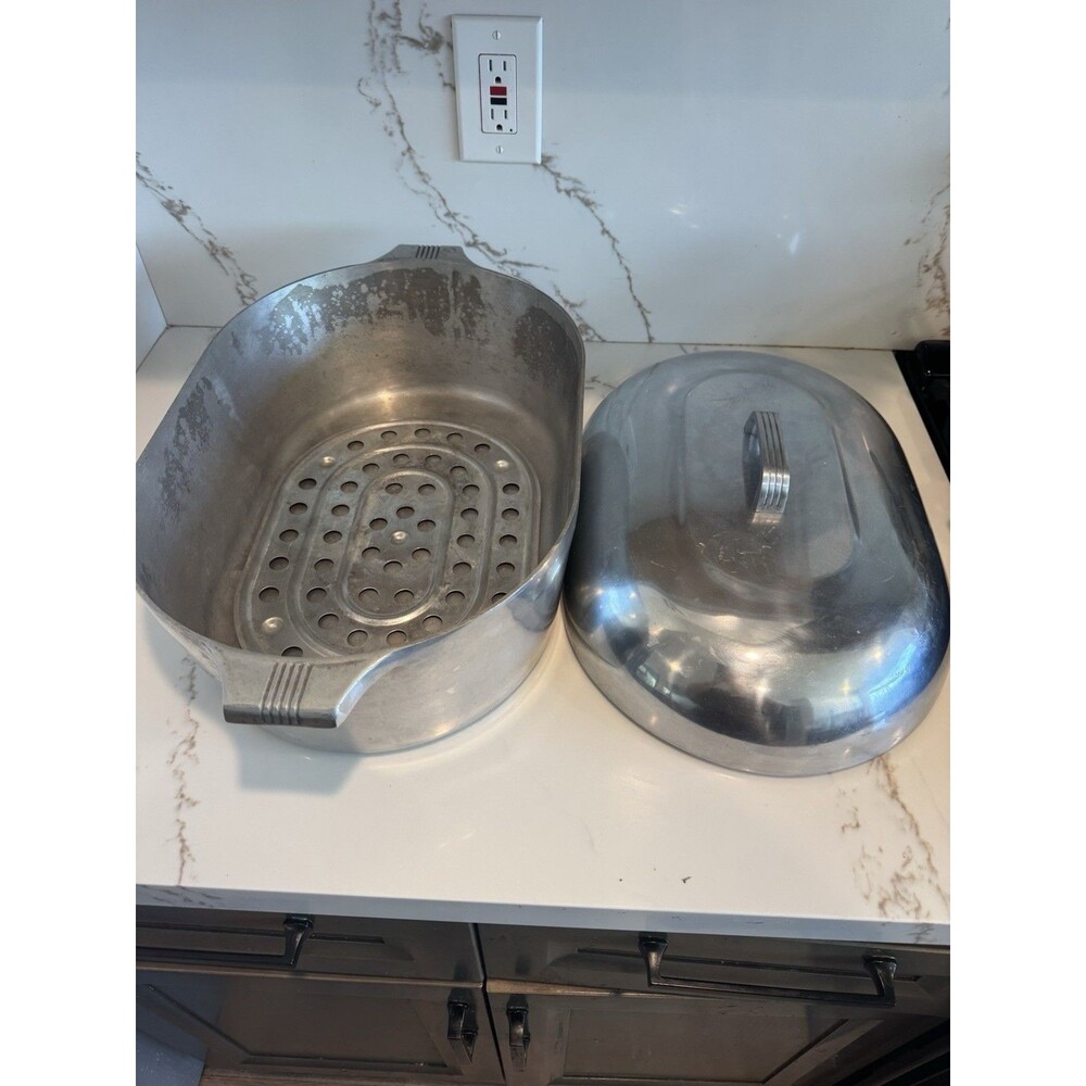 GHC Magnalite 17 QT Cast Aluminum Roaster W/ Lid, With Trivet Dutch Oven - Picture 11 of 14
